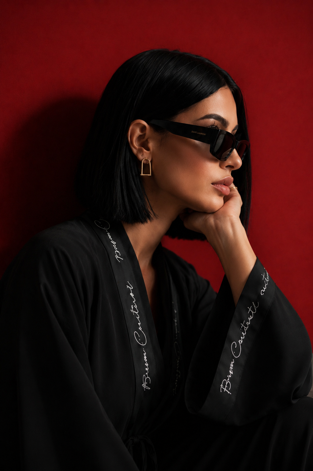Red Background Black | view 6